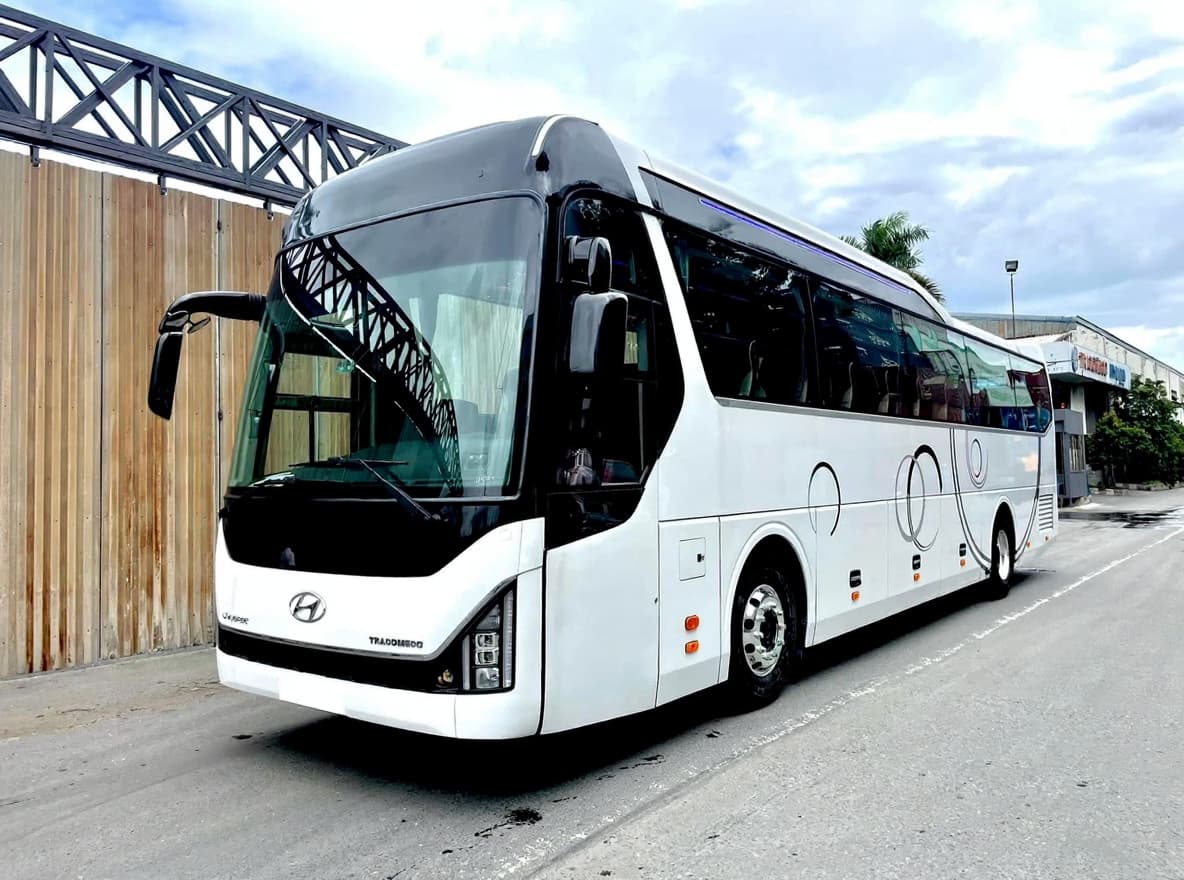 Hyundai Universe