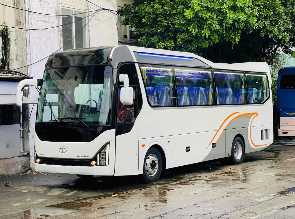 Hyundai Universe