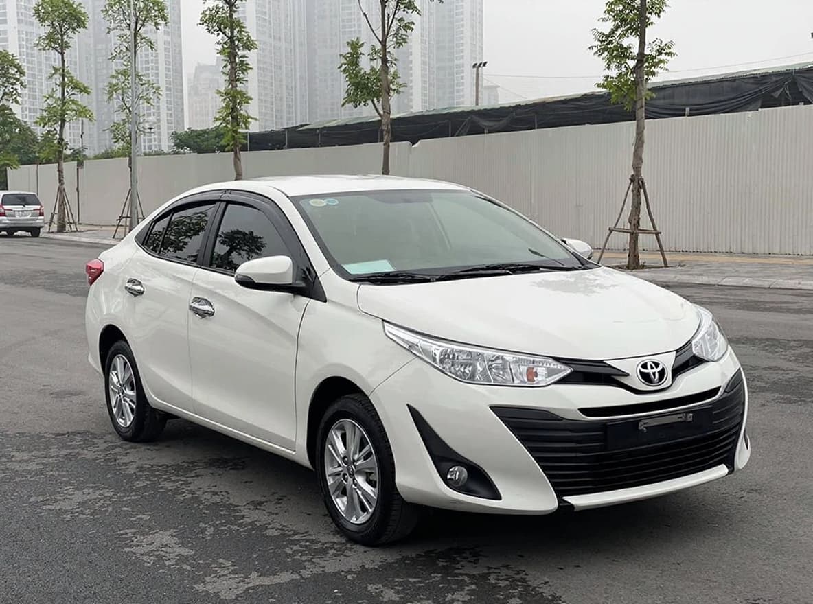 Dịch vụ thuê xe 4 chỗ