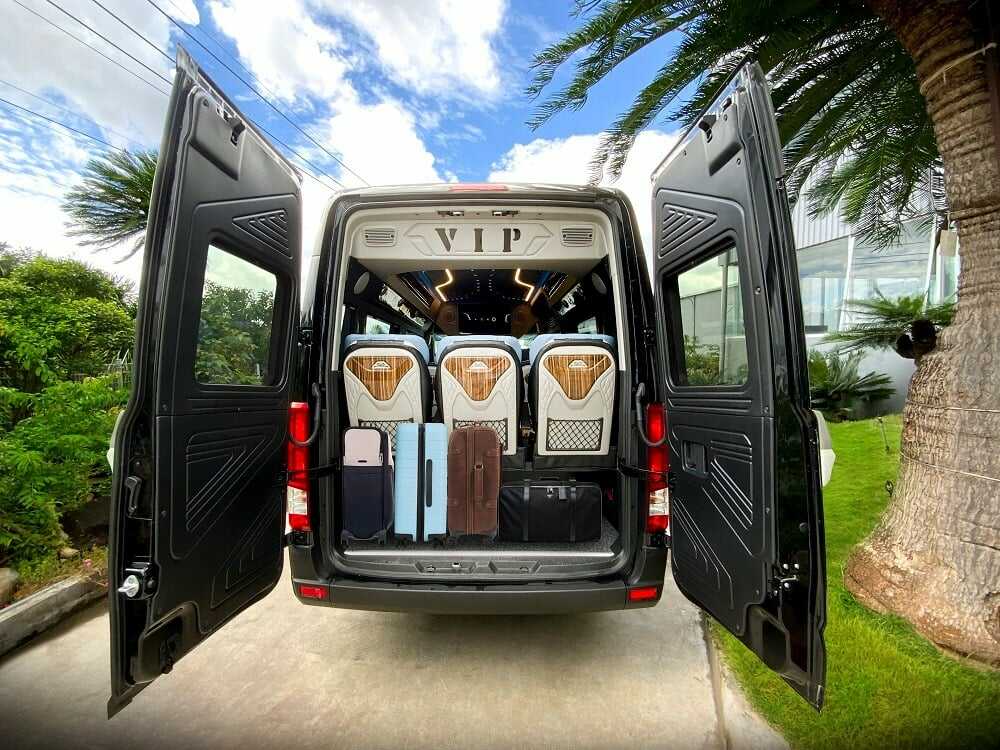 Cốp xe Limousine 12 chỗ