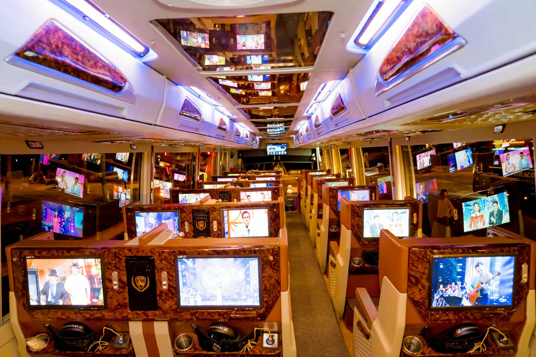 Cho thuê xe Limousine 19 chỗ