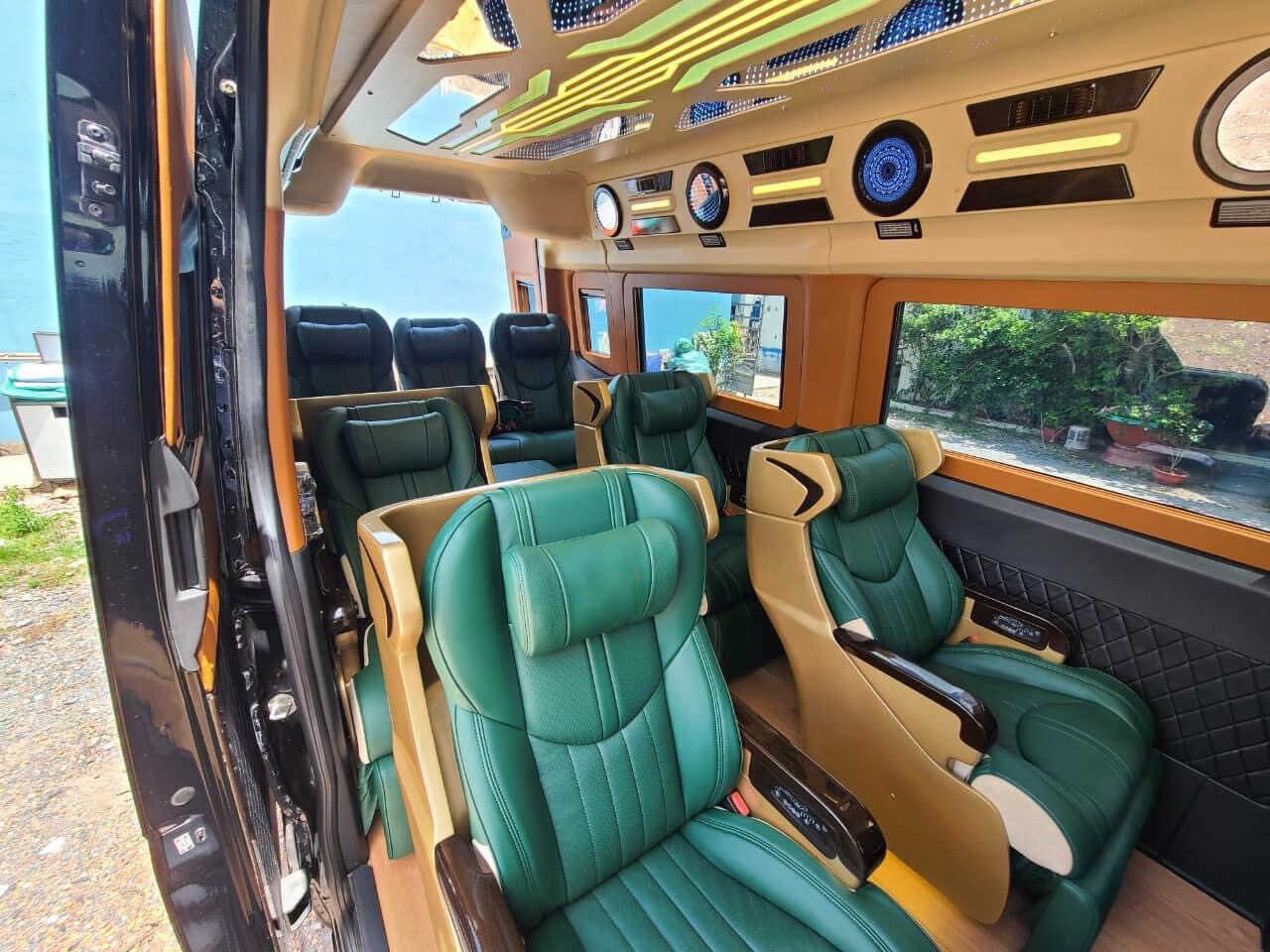 Mướn xe Limousine