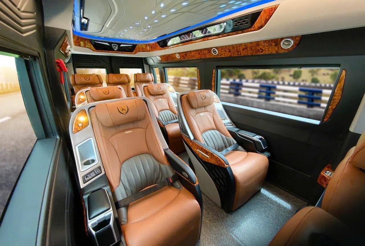Xe limousine 16 chỗ