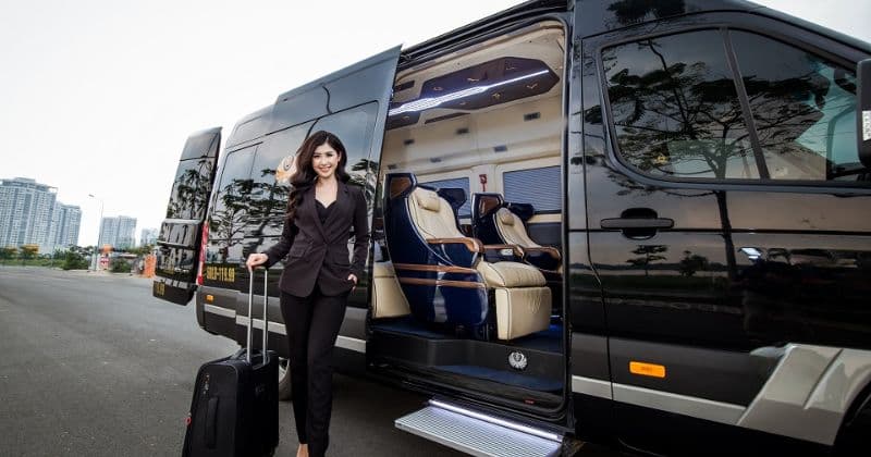 Dịch vụ thuê xe đưa đón khách du lịch quốc tế – Tài xế thông thạo tiếng Anh