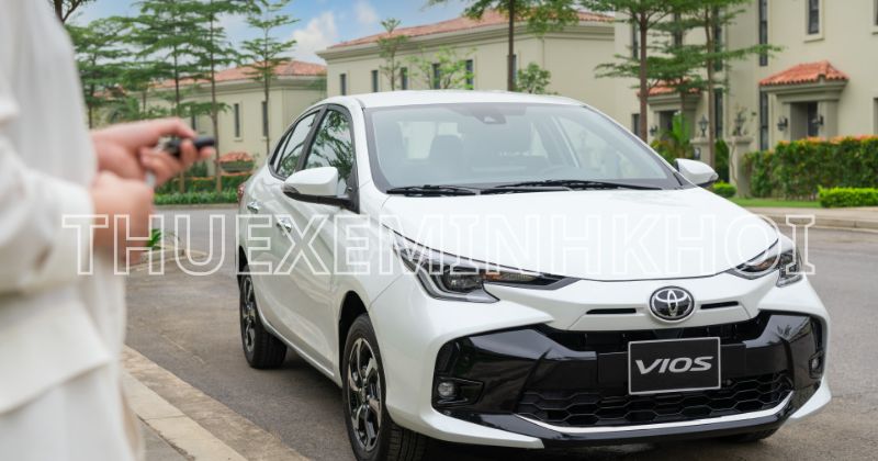 Thuê xe 4 chỗ đi sân bay Toyota Vios