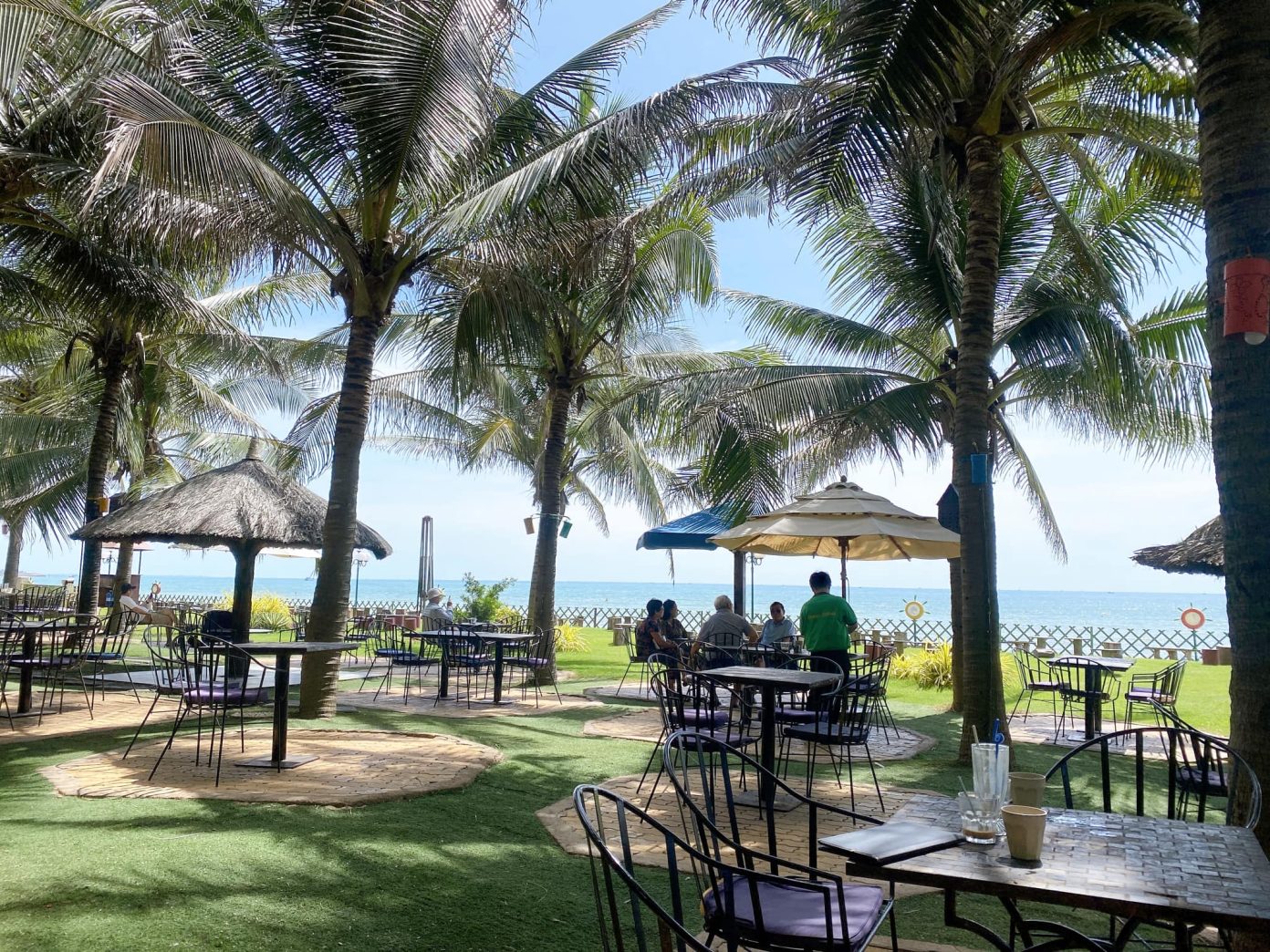 quán cà phê tuyến đường ven biển - Ocean Coffee